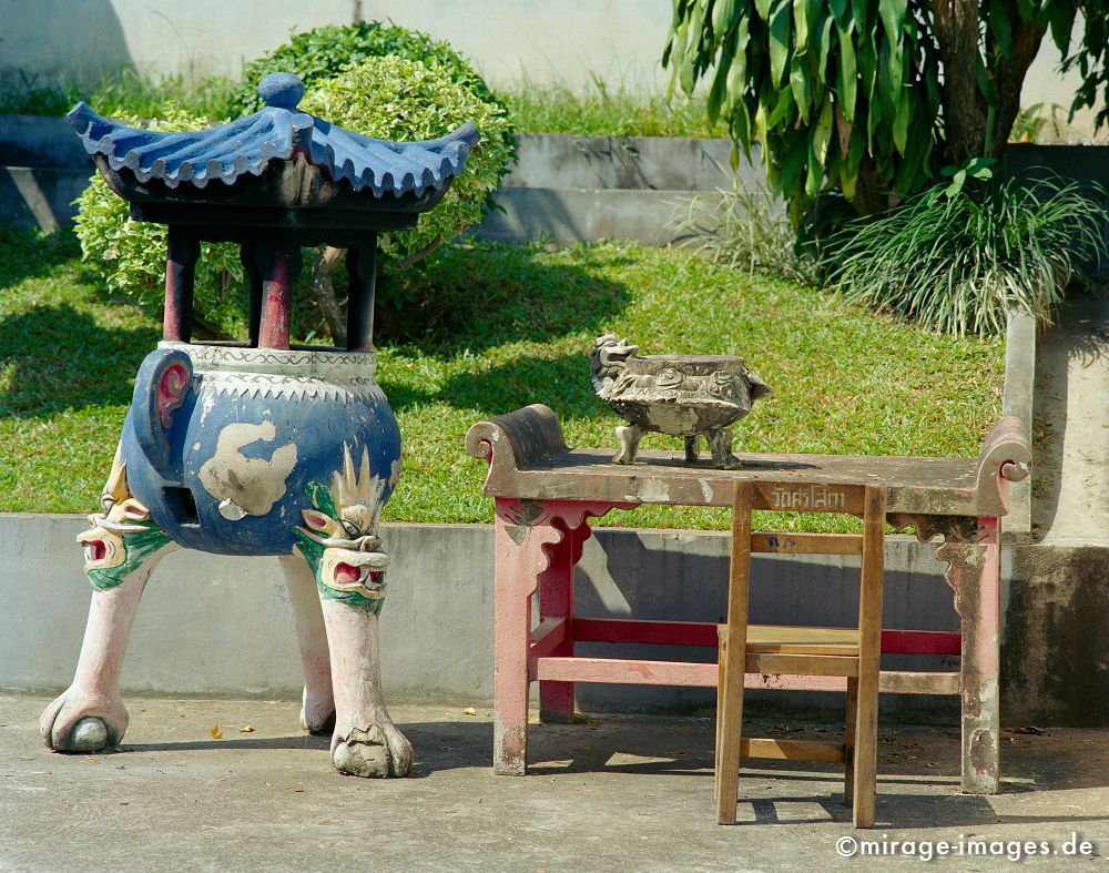 Place to rest
Chiang Mai
Schlüsselwörter: Mystik, Ruhe, Kultur, zeitlos, Ferne, Ruhe, Frieden, friedlich, Sonne, Entspannung, entspannen, heilig, Religion, Skulptur