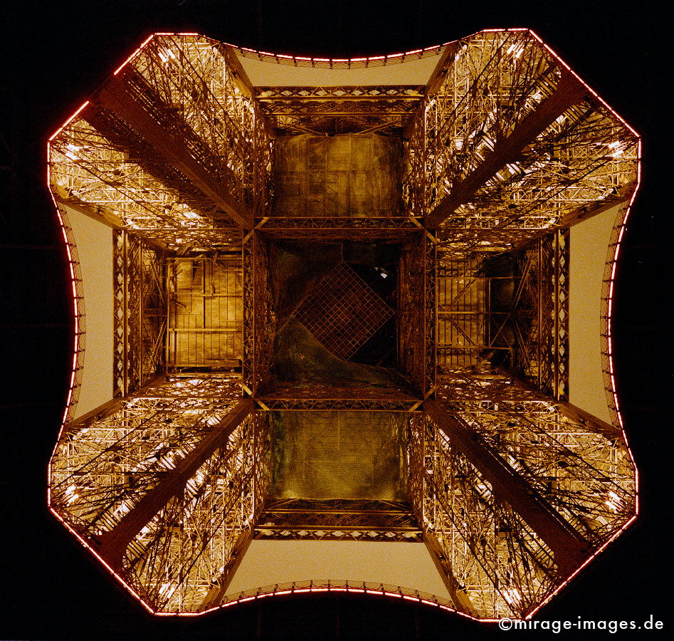 tour Eiffel
Paris
Schlüsselwörter: Stahl, Skelett, Eisen, Weltausstellung, Expo, Grosstadt, Architektur, Licht, Nacht, Beleuchtung, stark, Eiffelturm