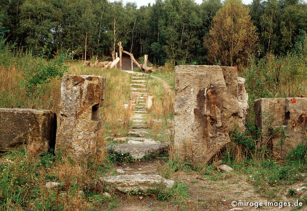 Rheinelbe Skulpturenpark 
Gelsenkirchen
Schlüsselwörter: Kunst, Industriekultur, IBA, Strukturwandel, Ruhrgebiet, Bergbau, Montanindustrie, Nordrhein Westfalen, Energie, Stahl, Landschaft, Schwerindustrie, Errinnerung,