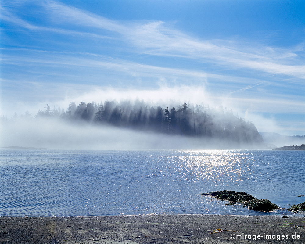 Avalon
Haynes Island Vancouver
Schlüsselwörter: Meer, Pazifik, Avalon, Tannen, Postkarte, See, Einsamkeit, Fels, Stille, Wasser, Romantik, Idylle, Nebel, schön, surreal, fantastisch, Insel, Ruhe, Wildnis, unberührt, frisch, klar, rau, zerbrechlich, empfindlich, Reinheit, Sauberkeit, ungezähmt,