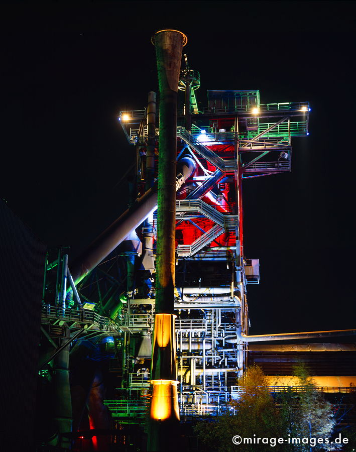 Stahlwerk Meiderich
Landschaftspark Duisburg
Schlüsselwörter: nachts, beleuchtet, farbig, grÃ¼n, blau, bunt, idyllisch, Zauber, beleuchtet, Tourismus, Lichtkunst, Kunst, Attraktion, Landmarke, IBA, Industrieromantik, Nostalgie, Ausflugsziel, Denkmal, Hochofen, Ruine, Schwerindustrie, Industriekultur, Rost, Eisen,