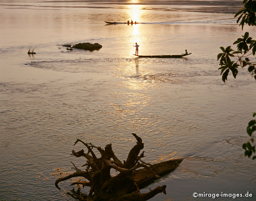 Abends auf dem Tonle Se San
Ratanakiri
Schlüsselwörter: Wasser, Fluss, Abendstimmung, Sonne,
