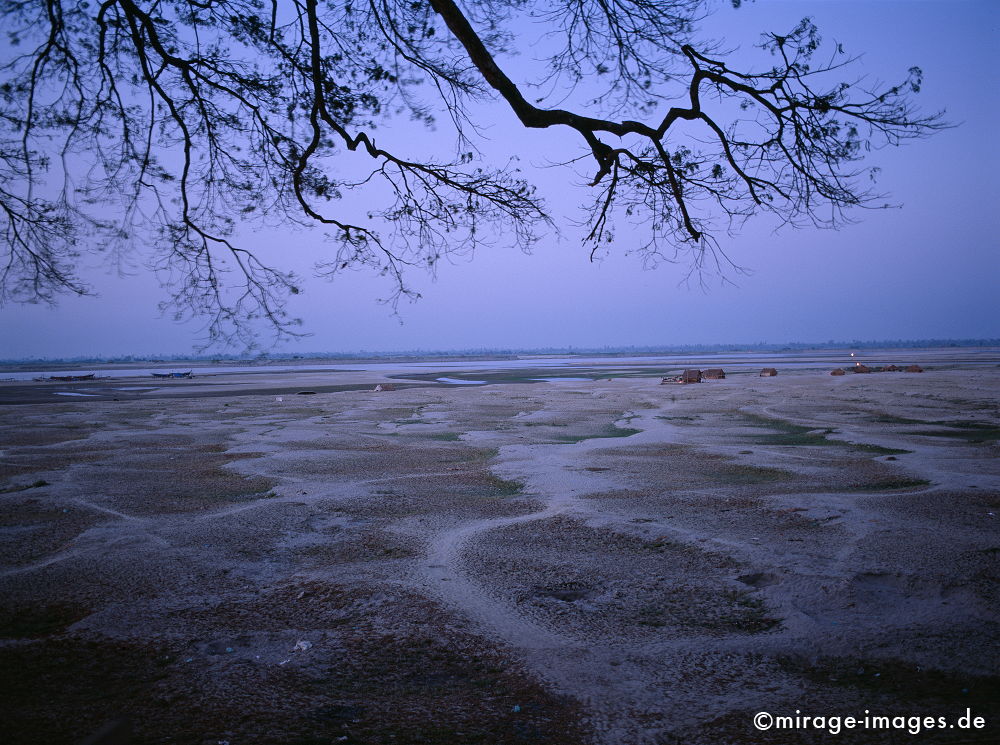 Ayeryawady River
Katha
Schlüsselwörter: blaue Stunde