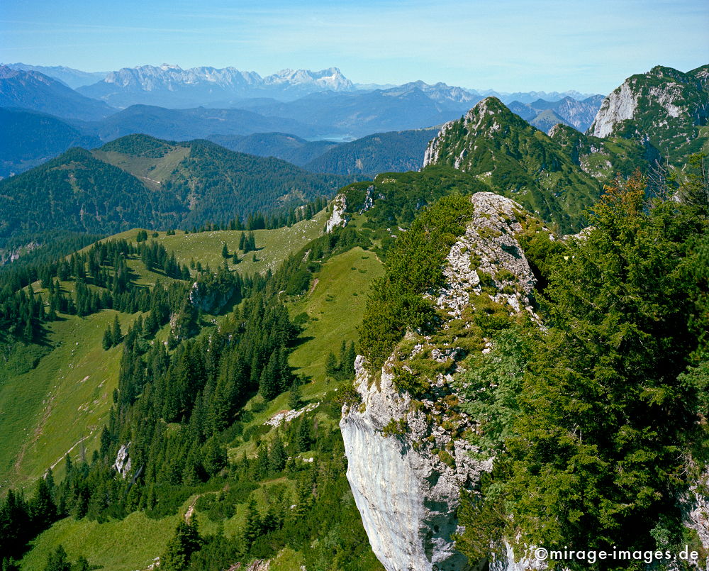 Latschenkopf
Bad TÃ¶lz-Wolfratshausen
Schlüsselwörter: Berg, Wiese, Alpen, grÃ¼n, Himmel, blau, Gebirge, Hochgebirge, wandern, Erholung, Freizeit,