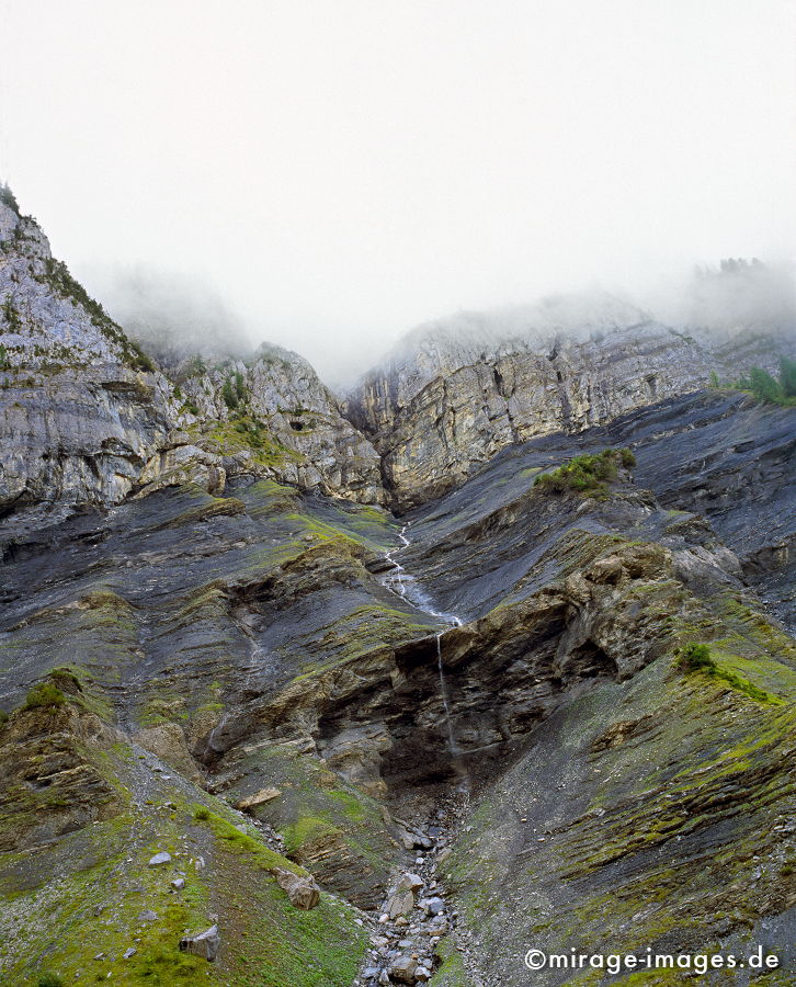 Mountainscape
Valais Derborence
Schlüsselwörter: Abhang, steil, fantastisch, phantastisch, Wildnis, rauh, rau, Felsen, Berge, Berg, hochalpin, Gebirge, mystisch, geheimnisvoll, abgelegen, jenseits, Sagen, Mythen, Legenden, Sage, Mythos, Legende, Natur, natÃ¼rlich, urtÃ¼mlich, nebelig, bedrohlich, Bedroh