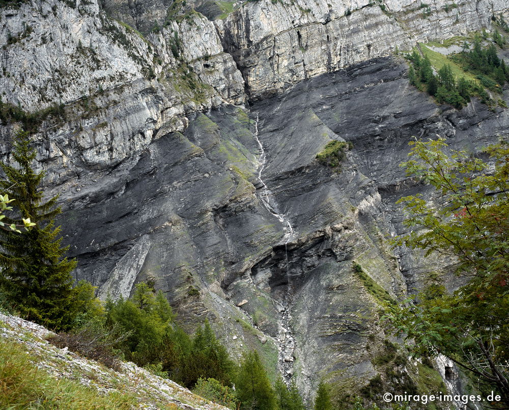 Mountainscape
Valais Derborence
Schlüsselwörter: Abhang, steil, fantastisch, phantastisch, Wildnis, rauh, rau, Felsen, Berge, Berg, hochalpin, Gebirge, mystisch, geheimnisvoll, abgelegen, jenseits, Sagen, Mythen, Legenden, Sage, Mythos, Legende, Natur, natürlich, urtümlich, nebelig, bedrohlich, fragil