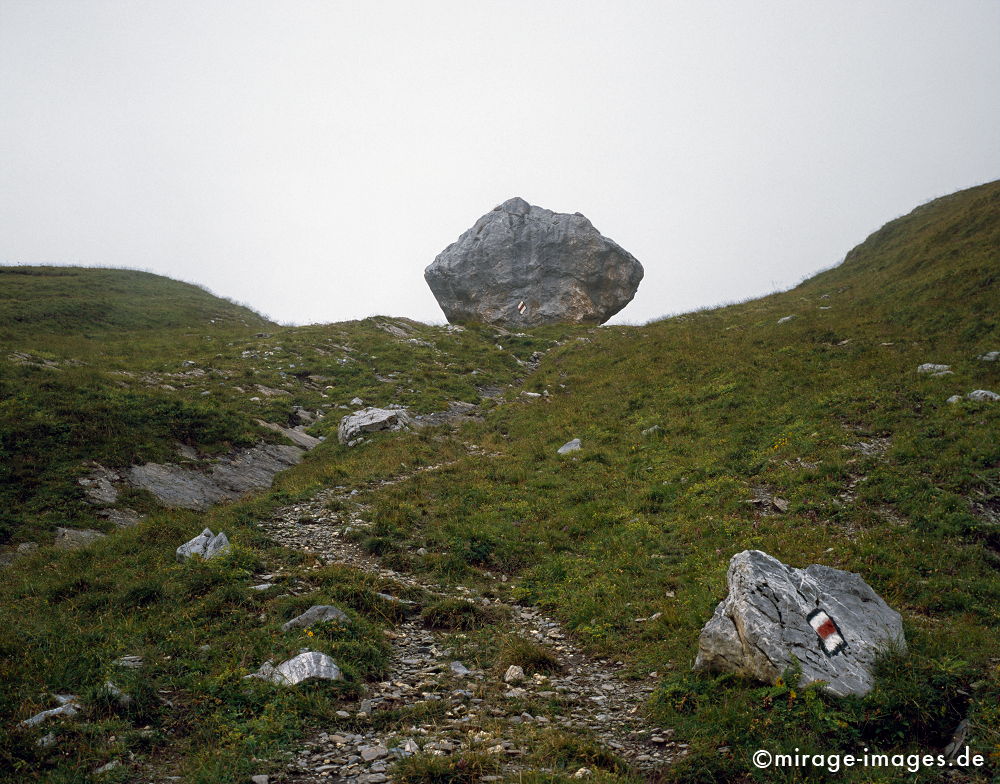 Trailmarkers
Valais Derborence
Schlüsselwörter: Wildnis, rauh, rau, Felsen, Berge, Berg, Wiese, Niemandsland, hochalpin, Gebirge, Felssturz, mystisch, geheimnisvoll, abgelegen, jenseits, Sagen, Mythen, Legenden, Sage, Mythos, Legende, Natur, natÃ¼rlich, Nebel, Dunst, urtÃ¼mlich, nebelig, grau, sauber,