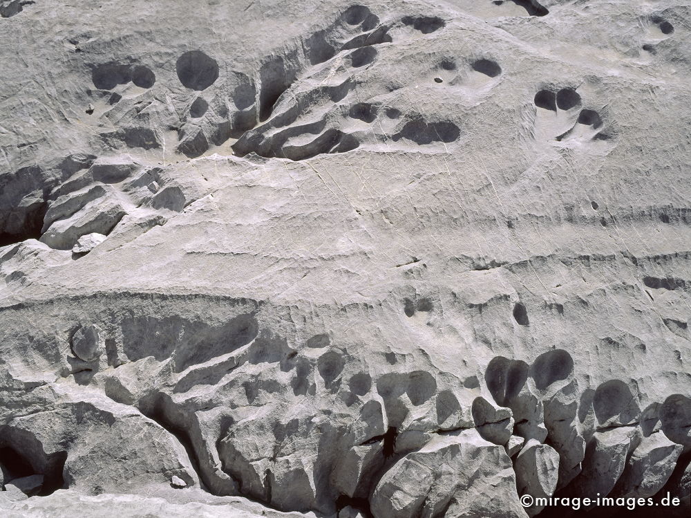 Prehistoric
Col du Sanetsch 
Schlüsselwörter: structures1, Stein, grau, Spuren,