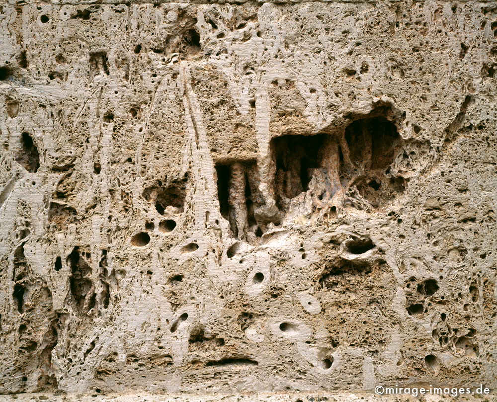 Baustein der Kathedrale
Massa marittima Toskana
Schlüsselwörter: structures1, Stein, alt, Lava, Detail, ausgewaschen, Erosion, Spuren, grau,