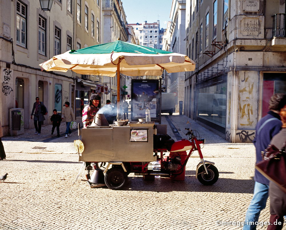 Deli
Lisboa
Schlüsselwörter: Marone, delikat, lecker, Verkäufer, Winter, Strassenverkauf,