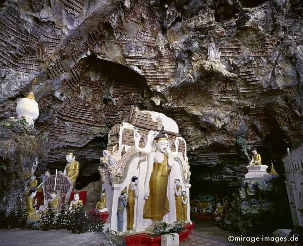 Kawgun Cave
Hpa - an
Schlüsselwörter: Birma, Burma, Myanmar, SÃ¼dost Asien, HÃ¶hle, Stein, Heiligtum, Tempel, Kraft, Meditation, Buddhismus, Religion, SpiritualitÃ¤t, Anbetung, Ruhe, Skulptur, zeitlos, SchÃ¶nheit, Stille, Frieden, friedlich, heilig, Entspannung, entspannen, Liebe, Menschlichk