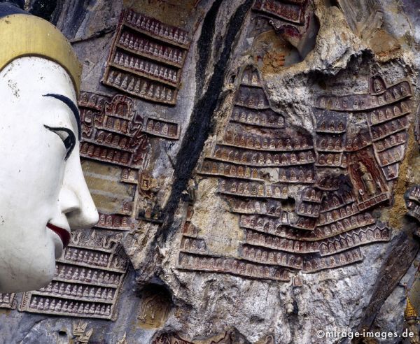 Kawgun Cave
Hpa - an
Schlüsselwörter: Birma, Burma, Myanmar, SÃ¼dost Asien, HÃ¶hle, Stein, Heiligtum, Tempel, Kraft, Meditation, Buddhismus, Religion, SpiritualitÃ¤t, Anbetung, Ruhe, Skulptur, zeitlos, SchÃ¶nheit, Stille, Frieden, friedlich, heilig, Entspannung, entspannen, Liebe, Menschlichk