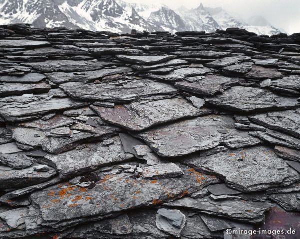 Slate Roof
Val d'HÃ©rÃ©mence
Schlüsselwörter: Europa, Schweiz, Alpen, Hochland, wandern, Wanderung, Hochgebirge, alpin, Dorf, Haus, GebÃ¤ude, Architektur, Stall, StÃ¤lle, HÃ¼tten, Dach, DÃ¤cher, Granitschiefer, Schiefer, Berge, Unterkunft, Ansammlung, Stein, Schuppen, Verschlag, Unterschlupf, grob, 