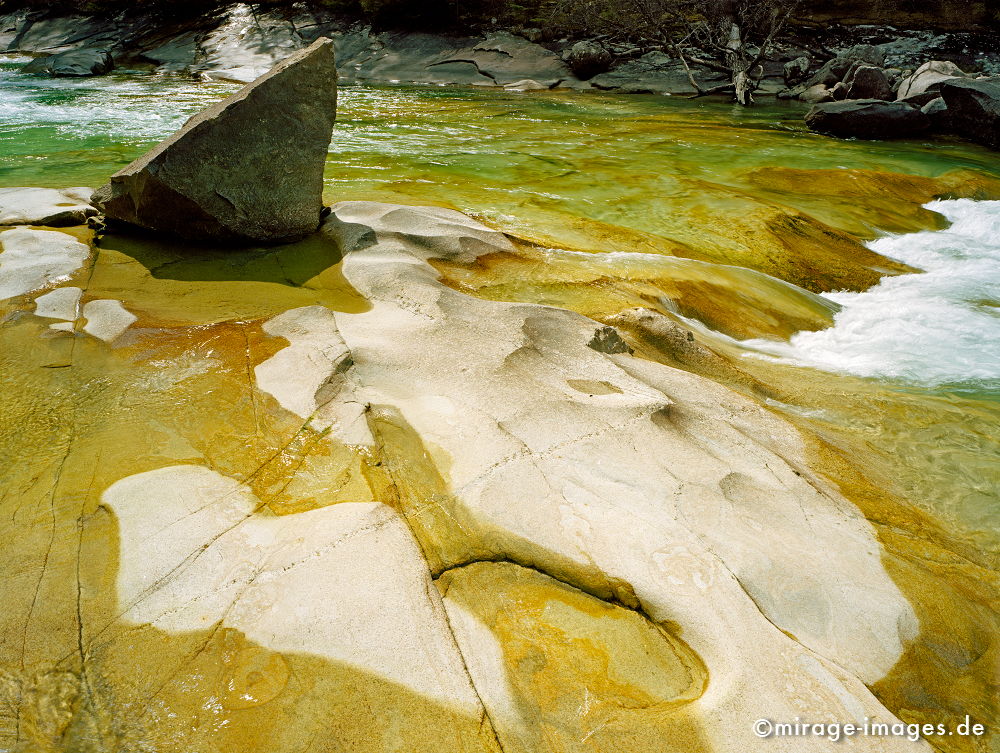 River bed
Rocky Mountains
Schlüsselwörter: Fluss, Wasser, gelb, fliessen, Ruhe, Stille, Stein, Meditation, Kunst, Entspannung, entspannen, relax, rauschen, Meditation, Wildnis, unberÃ¼hrt, frisch, klar, Bewegung, bewegen, natÃ¼rlich, Felsen, Gletscher, Schmelzwasser, Berge, Harmonie, Felsen,