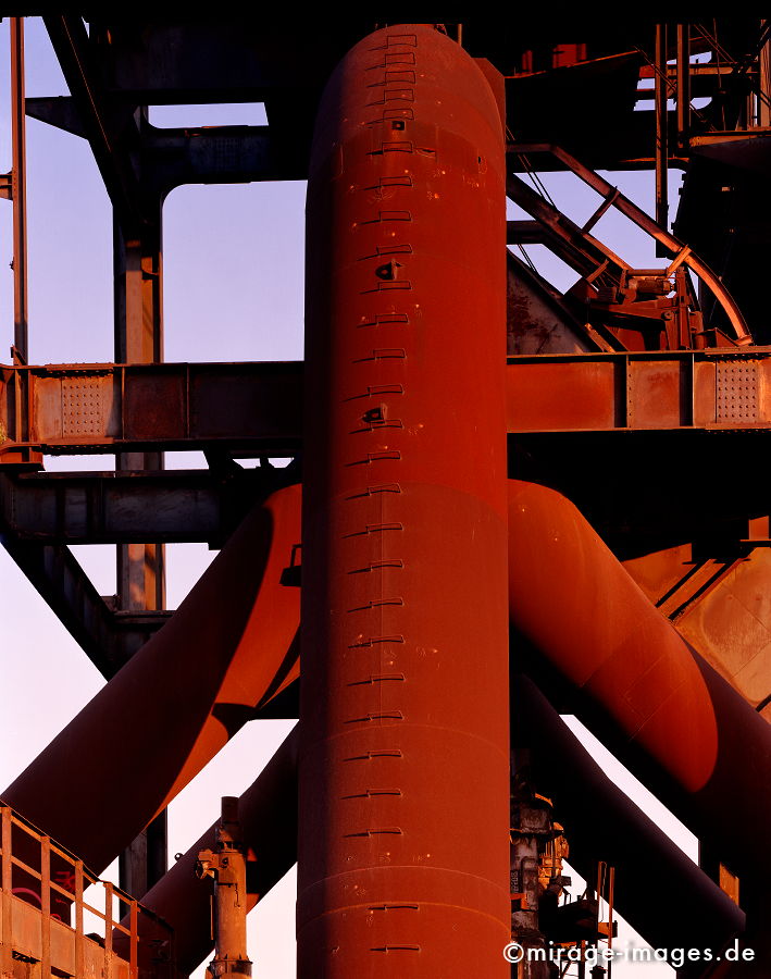 Rocket
Phnix West Dortmund
Schlüsselwörter: Industrie, Industrieruine, Stahlwerk, Rost, Eisen, Stahl, Architektur, Arbeit, Industriekultur, Verfall, Erosion, Zeitalter, Abbruch, Industrieanlage, Standort, Strukturwandel, Endzeit, baufällig, Gebäude, Fabrik, Ruine, Schwerindustrie, Fabrikanlage,