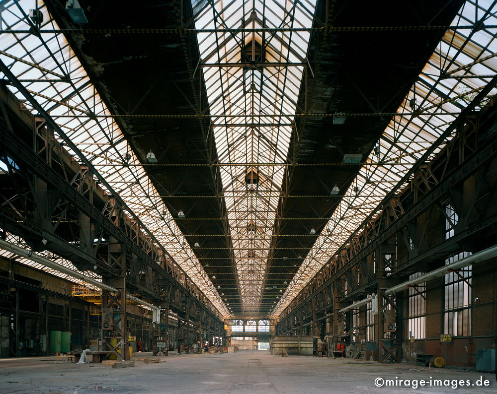 Lichtdach
Phönix Hörde Dortmund
Schlüsselwörter: Industrie Industrieruine Stahlwerk Rost Eisen Halle Glasdach