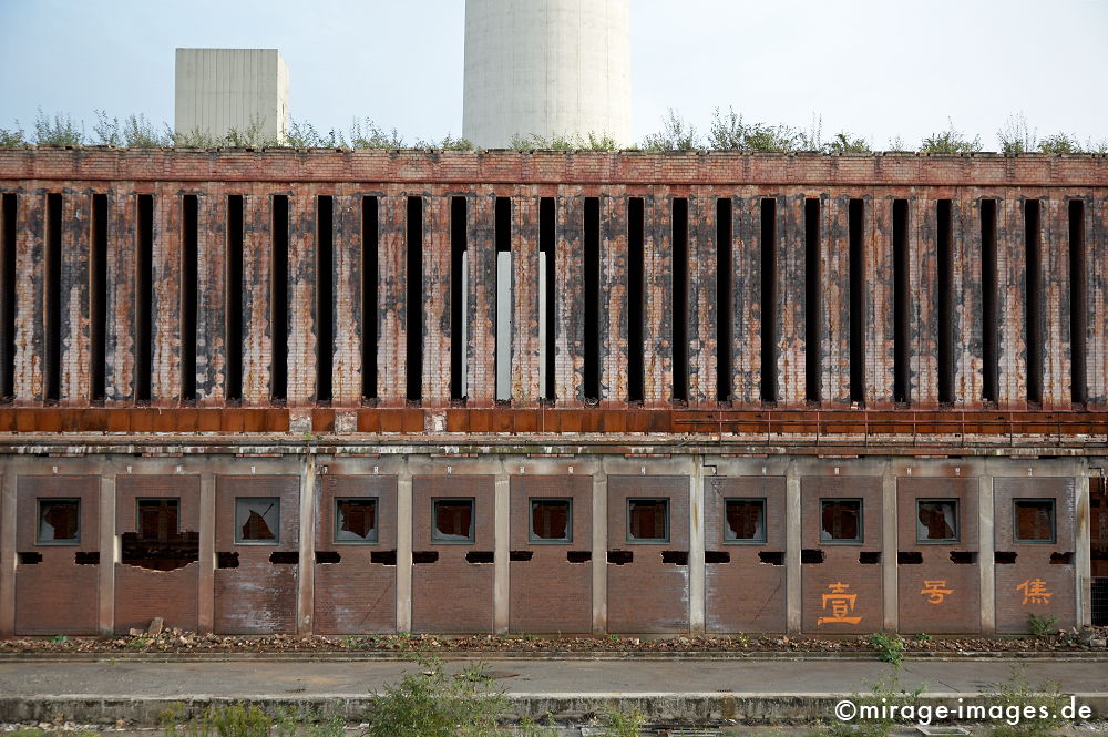 Kokerei Kaiserstuhl
Dortmund
Schlüsselwörter: Ruhrgebiet, Geschichte, Industriegeschichte, Revier, Industrie, Industrieruine, Abbruch, Verfall, Erosion, Zeitalter, Industrieanlage, Standort, Strukturwandel, Endzeit, stillgelegt, Abriss, baufÃ¤llig, GebÃ¤ude, Ruine,