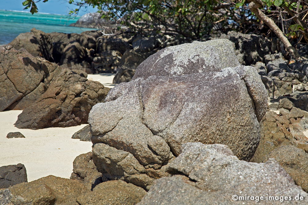 Stonehead
LÂ´ile aux Nattes Madagaskar
Schlüsselwörter: GewÃ¼rzinsel, Entwicklungsland, Naturwunder, franzÃ¶sisch, Frankreich, Kolonialismus, Kolonie, Artenreichtum, Artenvielfalt,