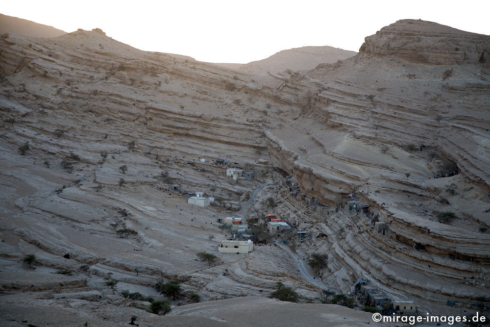 Qoran
Salmah Plateau
Schlüsselwörter: Haus, Dorf, Ort, Stein, Schlucht, Berg, Felsen, Einsamkeit, einsam, schroff, ruhig, friedlich, Frieden, Ruhe, Stille, spektakulär, rauh, unberührt, ursprünglich, überleben, Karst, Gebirge, Dämmerung, Hügel, surreal, phantastisch, unwegsam, Magie, al