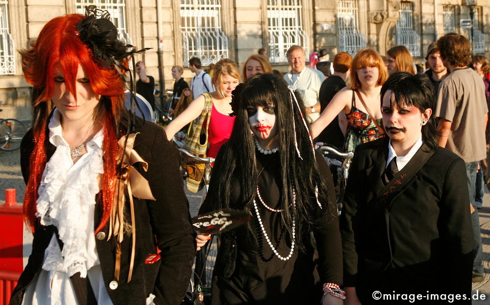 Japan Tag
Dsseldorf
Schlüsselwörter: Gothik, Mdchen, Junge, Jugendlicher, Teenie, Lolita, Sex, erotisch, Paar, Punk, Rollenspiel, Cosplay, Comic, Manga, Anime, Jugendkultur, Japan, japanisch, Fernost, bunt, schrill, Pop, Popkultur, futuristisch, virtuell, Fantasie, bizarr, Outfit, Kultur,