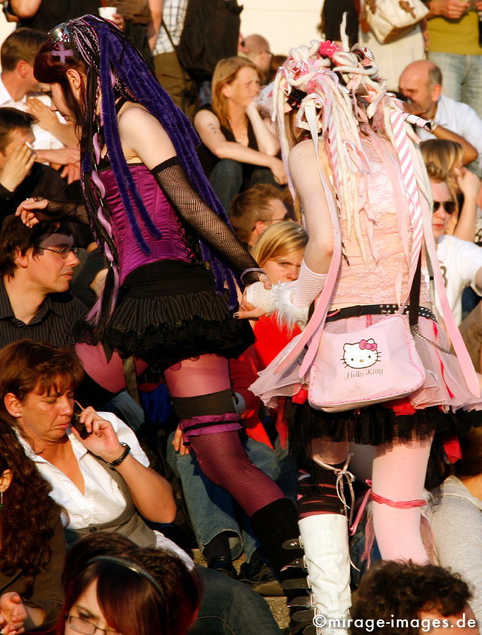 Japan Tag
Dsseldorf
Schlüsselwörter: Rollenspiel, Cosplay, Comic, Manga, Anime, Jugendkultur, Japan, japanisch, Fernost, bunt, schrill, Pop, Popkultur, futuristisch, virtuell, Fantasie, bizarr, Abenteuer, schräg, niedlich, Gender, Spiel, Imagination, Fiktion, exotisch, Outfit, Kultur,