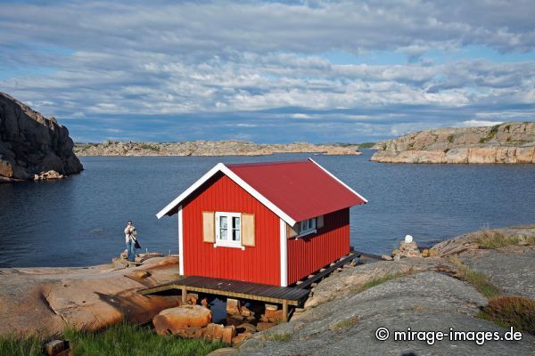 red house 
Kungshamn
Schlüsselwörter: Traum, blau, rot, Sonne, Himmel, einsam, vereinzelt, Haus, Wasser, SchÃ¤ren, Felsen, Meer,