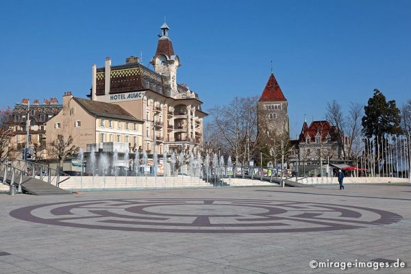 Place du Port
Lausanne
Schlüsselwörter: Hotel, alt, Luxus, SchÃ¶nheit, Dekadenz, Platz, groÃŸzÃ¼gig, Reichtum, Wohlstand, Glanz, Pracht, Kultur, Sonne, Himmel, blau, ChÃ¢teau d'Ouchy, Hotel au Lac