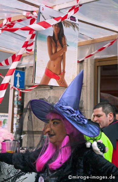 Witch
Schlüsselwörter: Fasnacht, Larve, Masken, Cliquen, Sujet, Thema, Cortèges, Brauch, Tradition, Umzug, Umzüge, Humor, Comic, Hexe, Hut, 