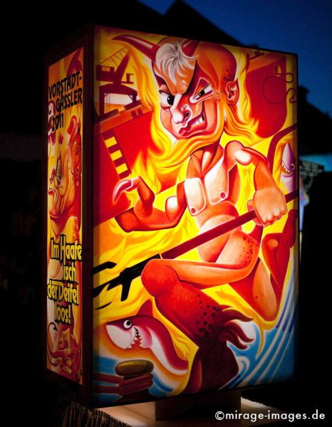 Red Devil
Schlüsselwörter: Laterne, Politik, Basler Münster, beleuchtet, Ausstellung, Teufel, Sarkasmus, Ironie, Fasnacht, kunstvoll, Cliquen, Sujet, Thema, Cortèges, Brauch, Tradition, Umzug, Humor, Comic, 