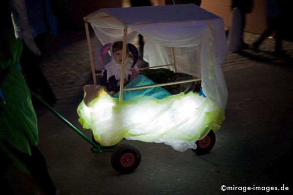 Baby Buggy
Schlüsselwörter: nachts, Kind, , Basler MÃ¼nster, beleuchtet, Fasnacht, kunstvoll, Cliquen, Sujet, Thema, CortÃ¨ges, Brauch, Tradition, Umzug, 