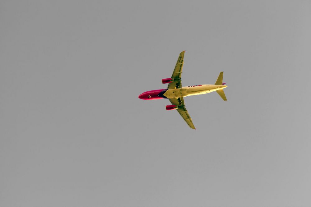 Air Taxi
Dortmund
Schlüsselwörter: Himmel grau Flugzeug gelb rot Verkehr Luftfahrt fliegen LÃ¤rm Umwelt Treibstoff CO2 Klima Killer FlÃ¼gel Transport Infrastruktur schweben Flieger Jet 