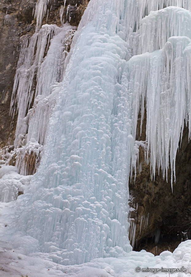 Gorges de l'Areuse
Val de Travers
Schlüsselwörter: Eis Eiszapfen Wasser Schnee Winter KÃ¤lte weiss kalt Fels Steine wild Wildnis romantisch rauh ungezÃ¤hmt Natur natÃ¼rlich Frost gefroren Jahreszeit Skulptur Elemente SchÃ¶nheit Stillstand Pracht Zauber verzaubert Magie magisch bizarr Harmonie bewegungslos