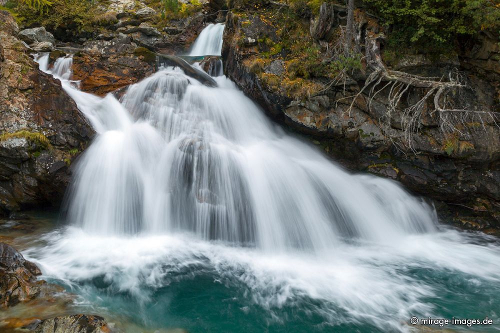 Waterfall
Pontresina
Schlüsselwörter: Kaskade SchÃ¶nheit sanft wild weich Felsen Natur natÃ¼rlich sauber romantisch lebendig tÃ¼rkis ursprÃ¼nglich zerbrechlich Ruhe Meditation Entspannung entspannen bewegen Sehnsucht Leben Harmonie Cascades and Streams1 Postkarte Trinkwasser Attraktio