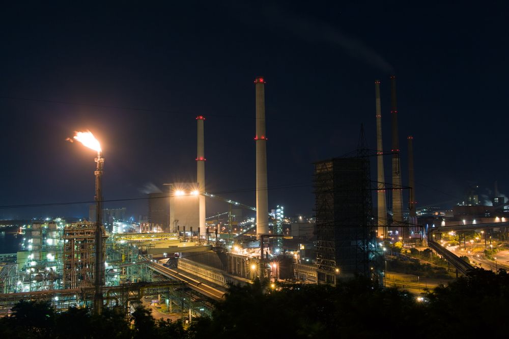 Industrial Plant
Duisburg Alsumer Berg
Schlüsselwörter: Industrie, Eisen, erleuchtet, Flamme, brennen, Montanindustrie, Stahl, Stahlindustrie, nachts, Ruhrgebiet, Schwerindustrie, Arbeit, Maloche, Schornsteine,