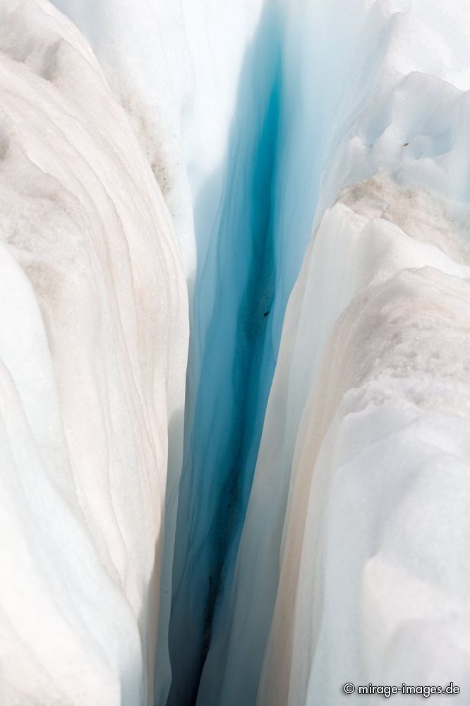 Crack in turquoise
Gornergletscher
Schlüsselwörter: Eis, KÃ¤lte, Winter, Spalte, Schnee, weiss, tÃ¼rkis, Gefahr, SchÃ¶nheit,