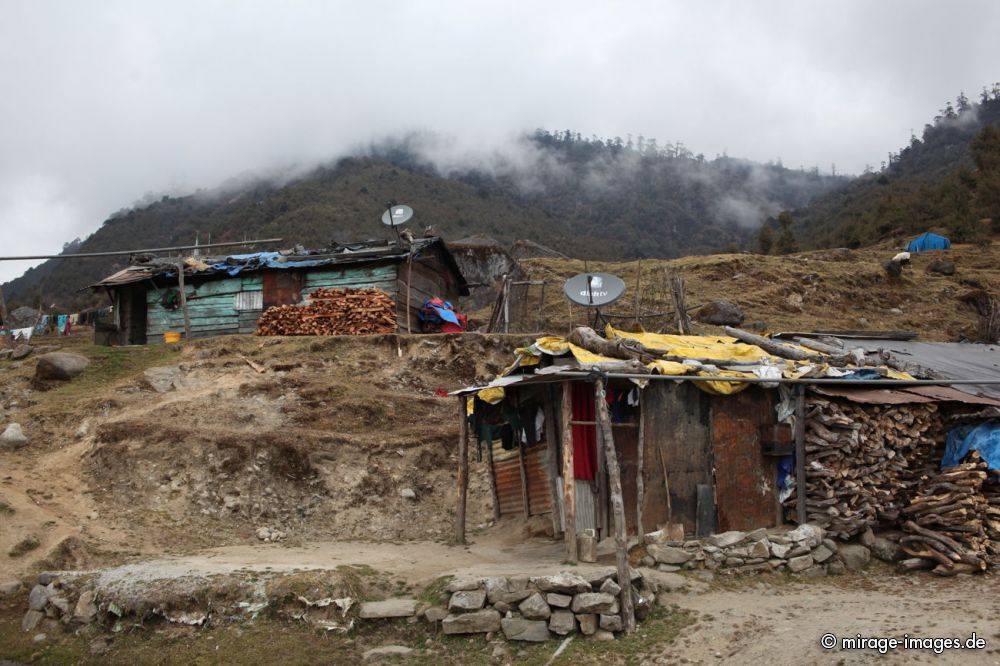 Contrast
Tawang
Schlüsselwörter: arm SatschÃ¼ssel