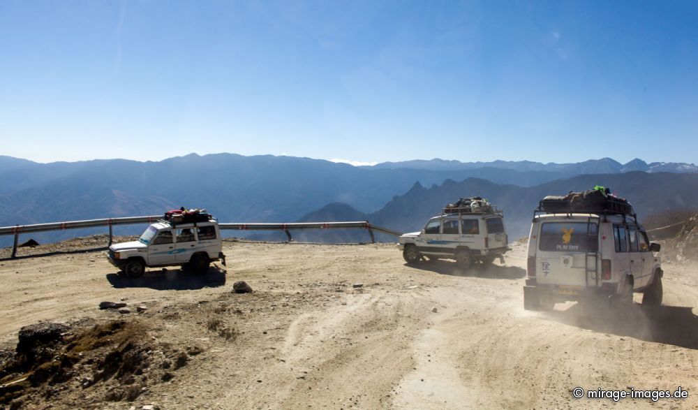 Tata Sumos in action
Sela Pass

