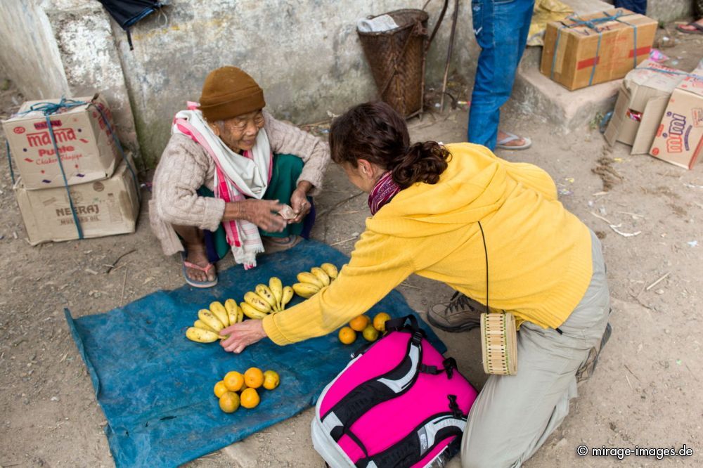Bying Bananas from Grandma
Upper Siang
