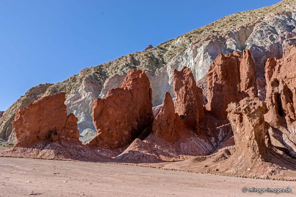  Rainbow Valley
Valle del Arcoiris
Schlüsselwörter: archaisch arid bizarr bunt dürr Einsamkeit entlegen Felsen Erosion farbig fantastisch eindrucksvoll Freiheit Geologie geschützt grün karg Sonne Landschaft Leere malerisch Mineralien Natur natürlich Naturschönheit Wüste rein rot Ruhe Schönheit wasse
