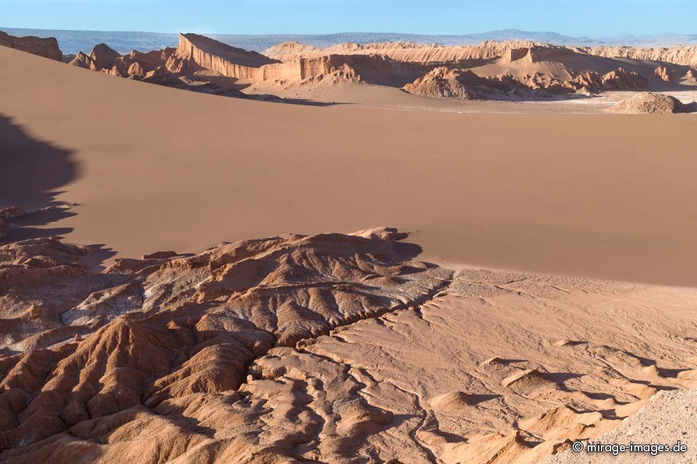 Valle de la Luna
San Pedro de Atacama
Schlüsselwörter: archaisch arid Arides Klima blau rot dürr Wüste rund Einsamkeit entlegen Erhabenheit Erosion Fantasie Felsen Geologie geschützt Himmel Höhe hyperarid karg Landschaft Leere Licht malerisch menschenleer Natur Naturschönheit ursprünglich Weite Abend Sa
