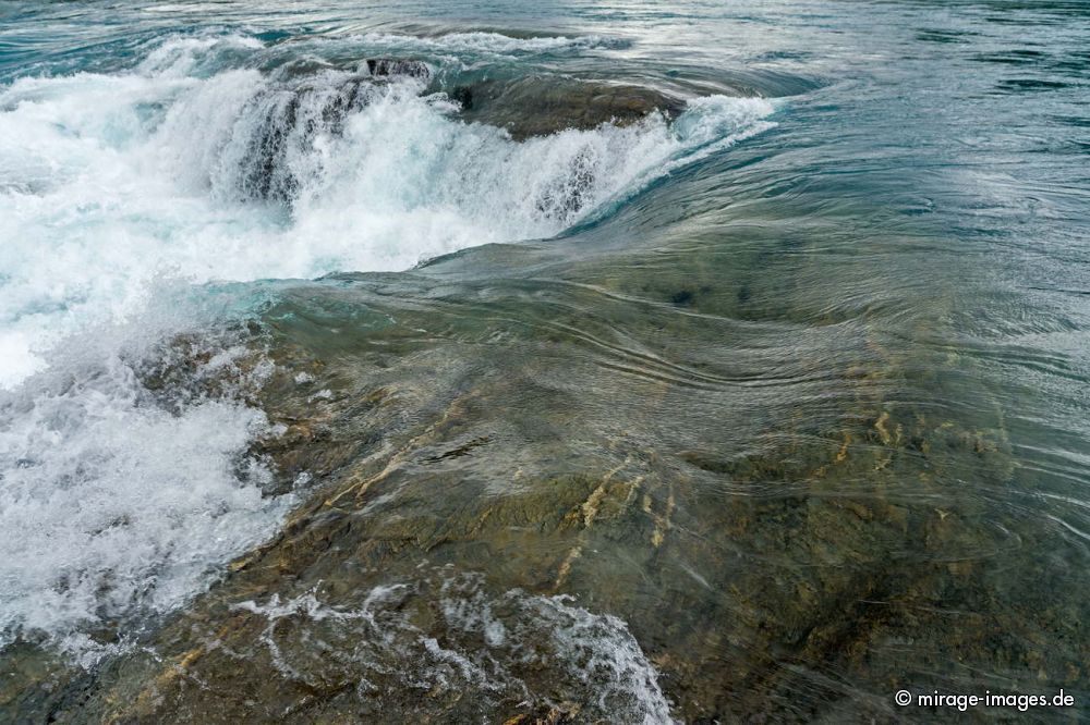 Rio Baker
Puerto Bertrand
Schlüsselwörter: Welle Fluss Wasser Wasserfall Kaskade Schönheit wild weich Natur natürlich sauber romantisch ursprünglich türkis Harmonie kalt türkis kalt entspannend sensibel kraftvoll Umwelt Umweltverschmutzung fliessen Ruhe Meditation Entspannung frisch malerisch