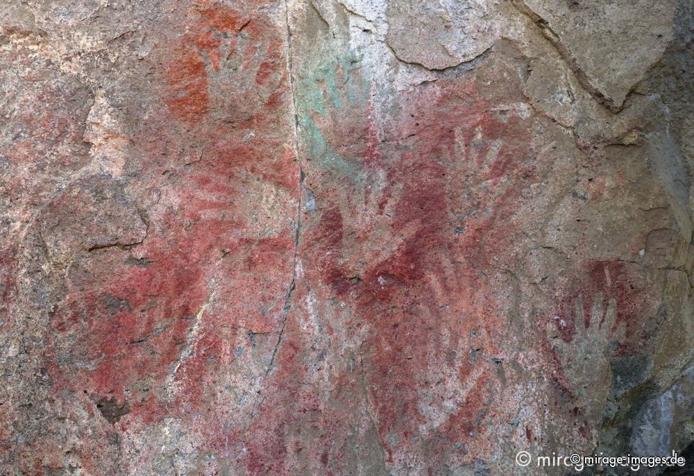 Hands on rocks
Parque Manos Pintadas - Villa Cerro Castillo
Schlüsselwörter: textures1