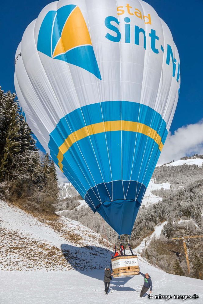 40th International Hot Air Balloon Festival - balloon of Marie Elisabeth Rosseneu (BE), just landed
Château-d’Œx
