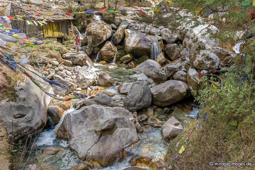 Little Creek
Everest Base Camp Trekking Route 
