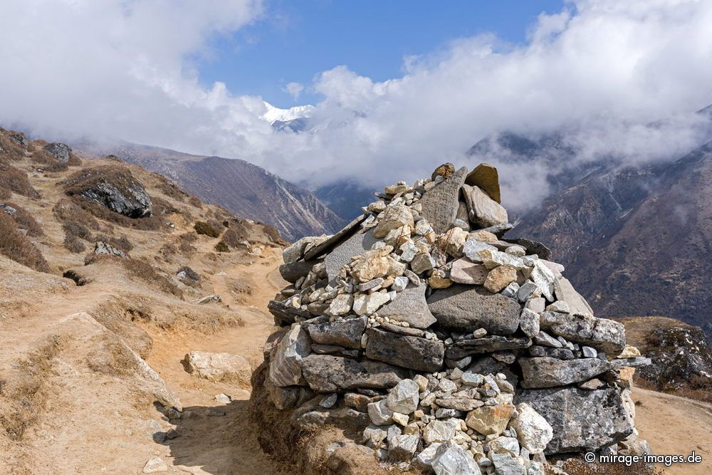 Mani Stones and shy Mountains 
Khumjung - Gokyo Lake Marg

