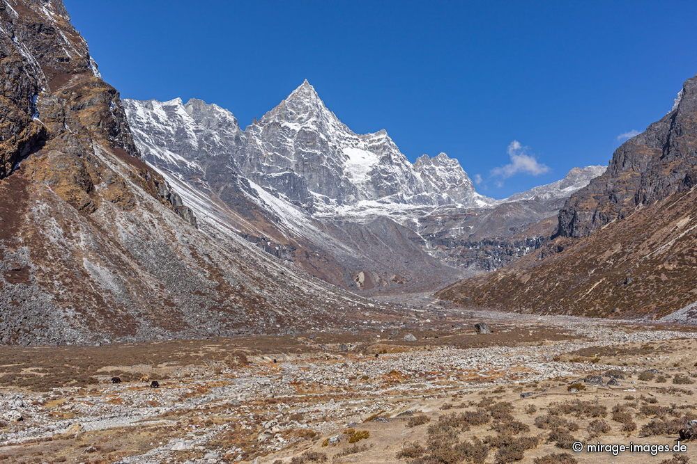 Machermo Peak
Machermo - Gokyo Lake Marg
