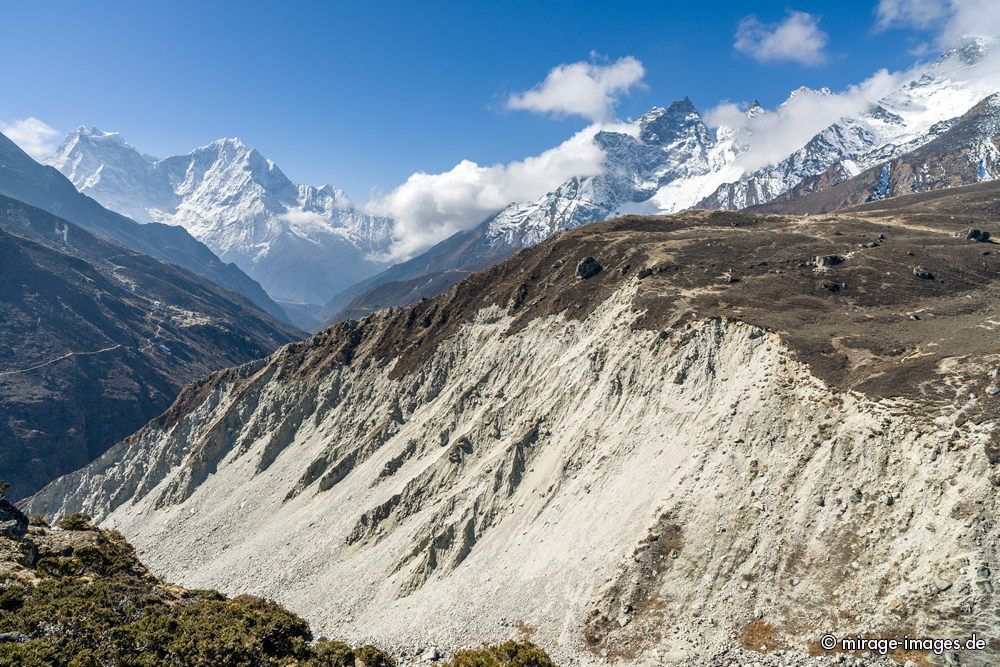 Mountainscape
Machermo - Gokyo Lake Marg
