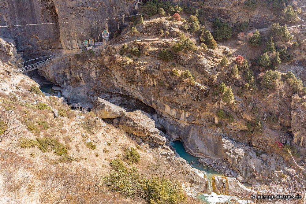 Gorge of the Bothe Koshi River
Thamo
