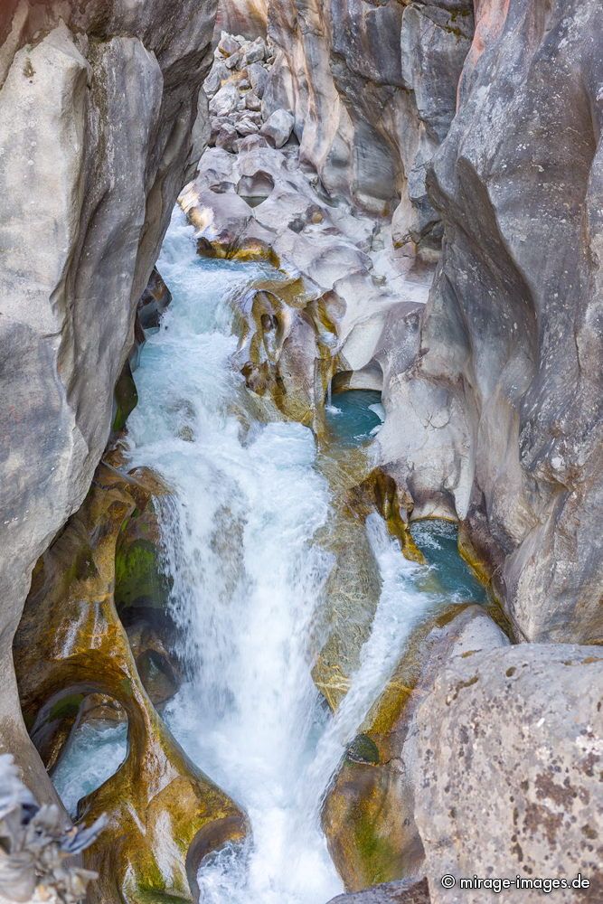 Gorge of the Bothe Koshi River
Thamo
