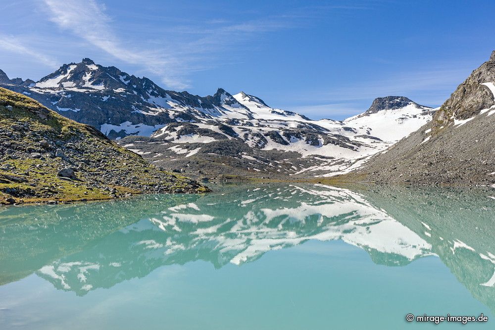 Lac du Grand Dsert
Valais
Schlüsselwörter: abgeschieden atemberaubend aufragen Aussicht Berg Berge blau eindrucksvoll einsam türkis Erholung fantastisch faszinierend Stille fragil frei Freiheit Gebirge geheimnisvoll zerbrechlich sauber Schönheit See Seele Gletschersee Glück grandios Himmel